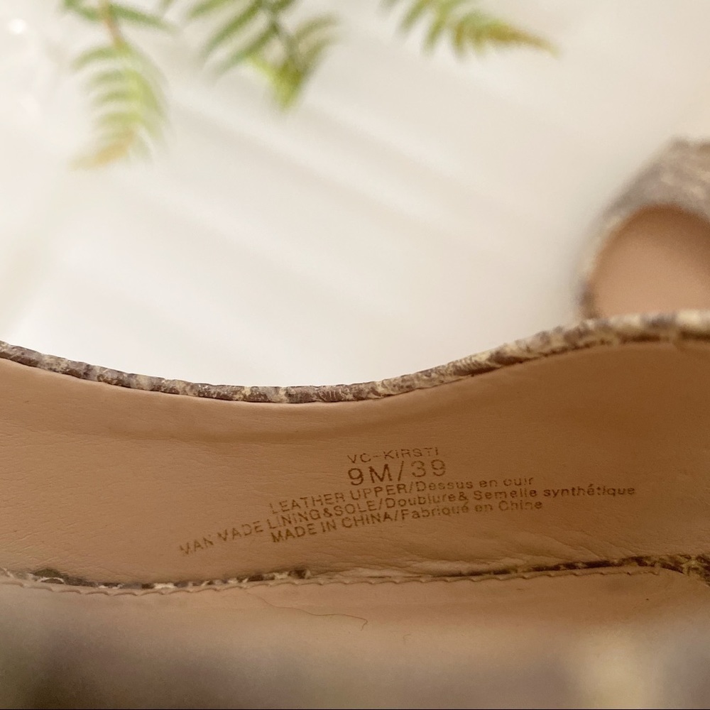 Vince Camuto Snakeskin Leather Peep Toe Pump Sz 9 - Picture 9 of 10